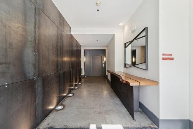 Building Photo - 0 bedroom in Seattle WA 98122