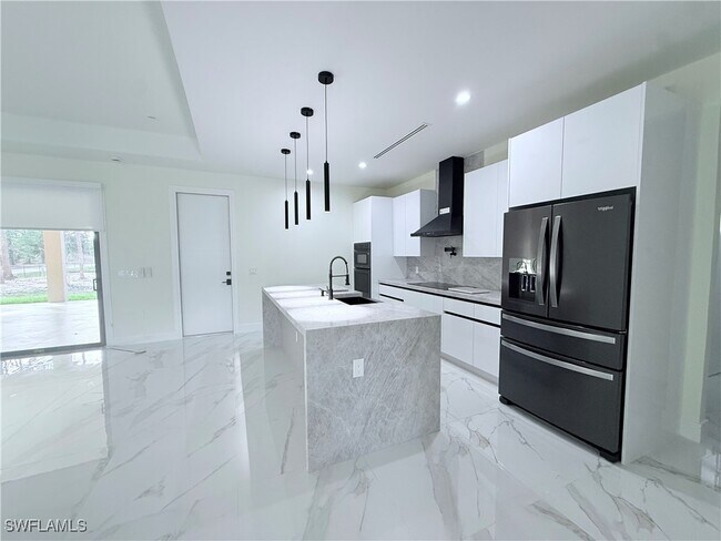 Foto del edificio - 1821 Desoto Blvd N