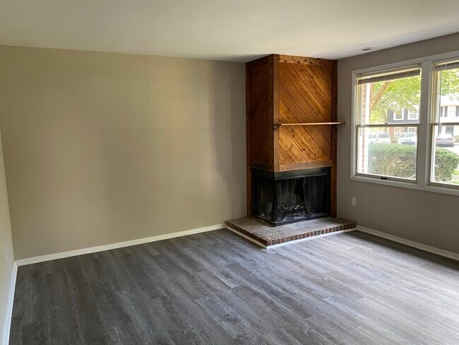 Foto del edificio - 7708 Crown Crest Ct