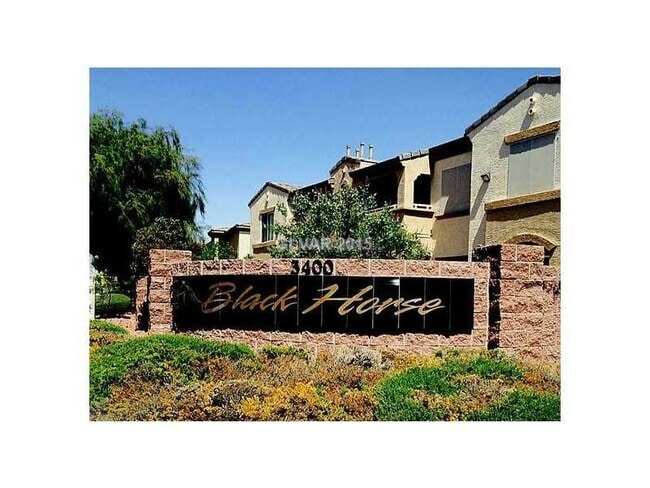 Building Photo - 3400 Cabana Dr