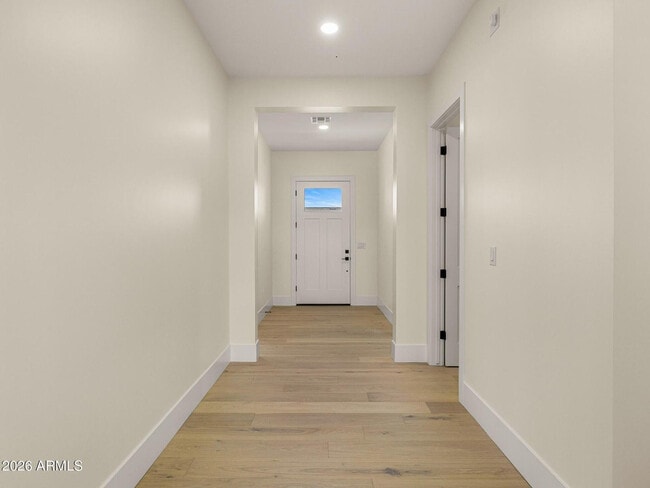 Foto del edificio - 3002 N 53rd Pl