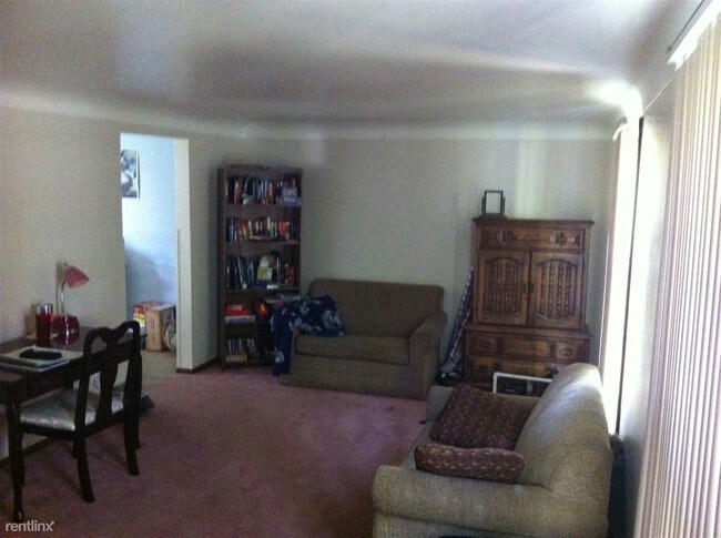 Building Photo - 2310 Peale Dr