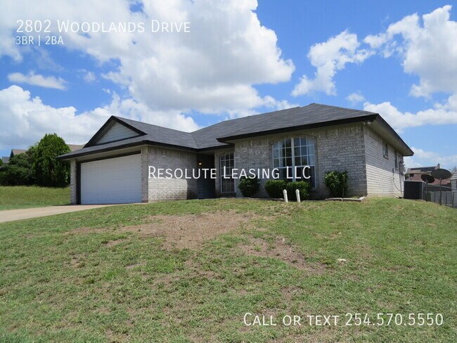 Foto del edificio - 2802 Woodlands Dr