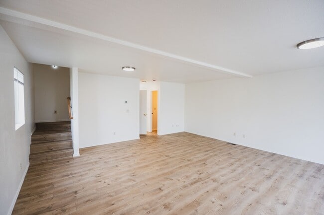 Building Photo - FULLY GUTTED & RENOVATED 4-Bedroom Condo N...