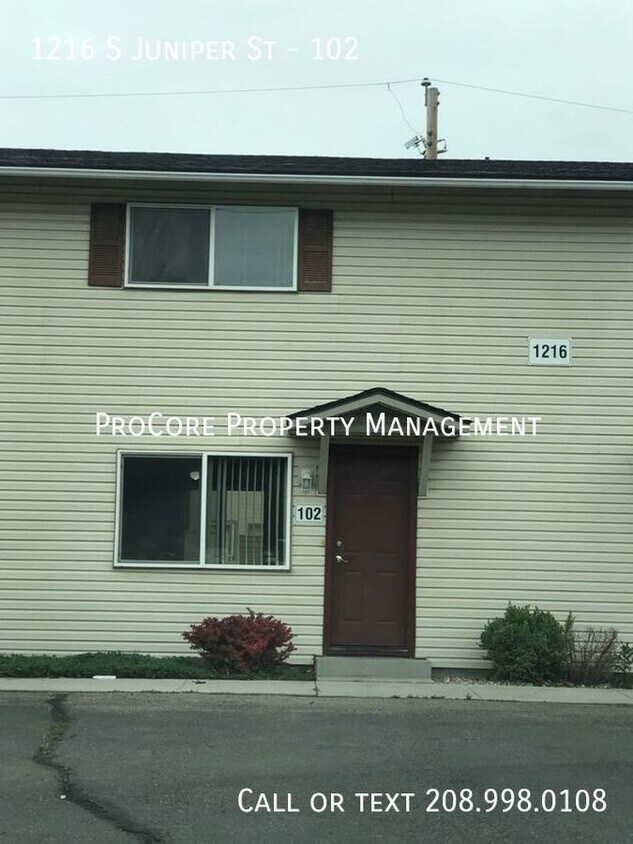 Primary Photo - $1,195.00...2 Bed/1.5 Bath. Updated Unit. ...