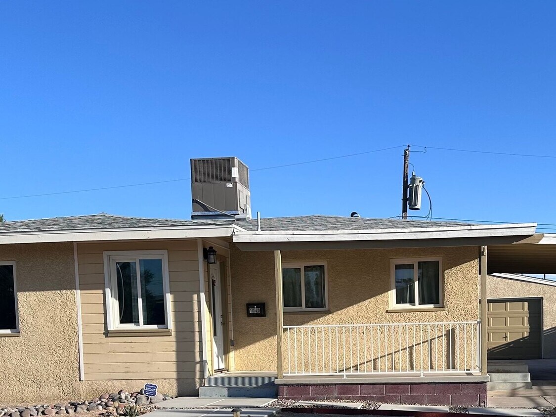 Primary Photo - 2 Bedroom Single Family Home in Las Vegas