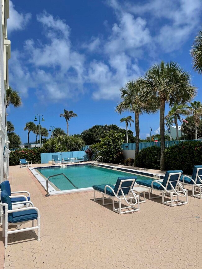 Foto del edificio - 355 S Ocean Dr