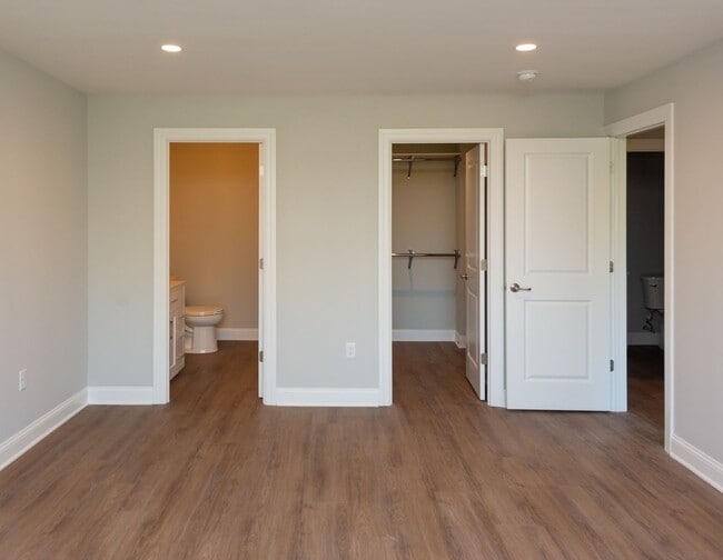 Interior Photo - 925 at North