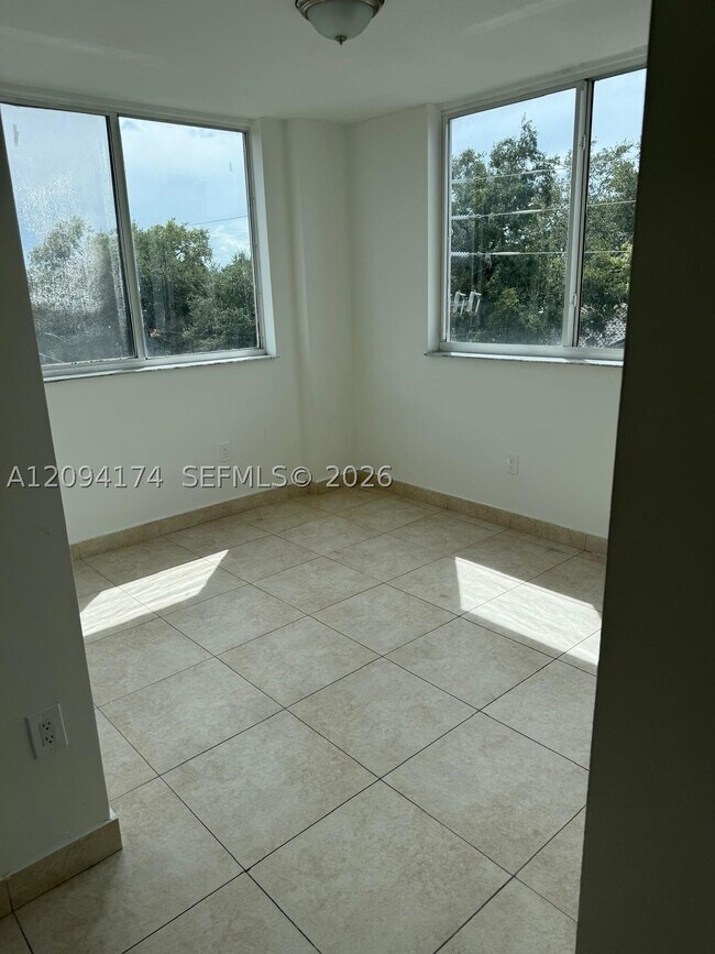 Building Photo - 2647 NW 25th Ave