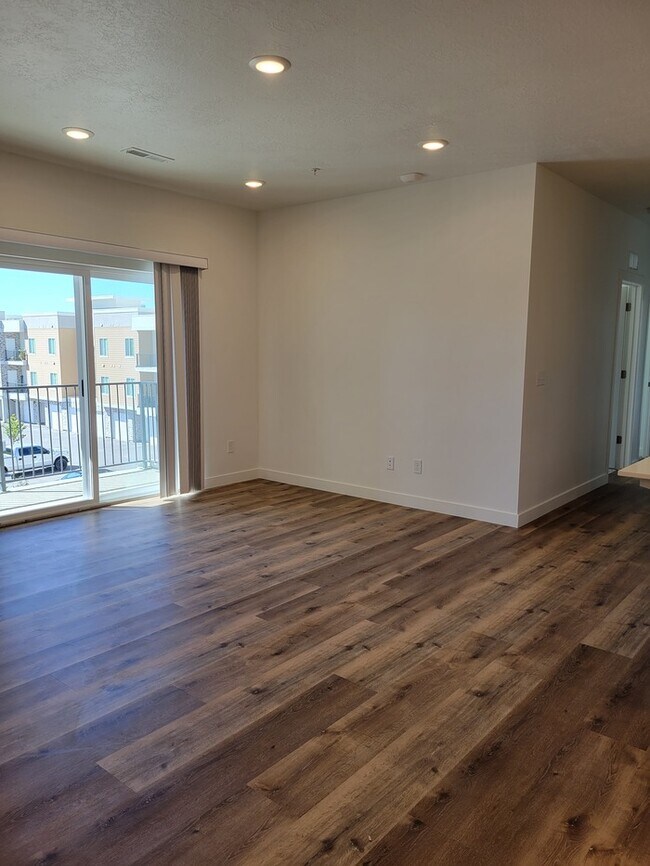 Building Photo - Amenities galore- Condo in Spanish Fork