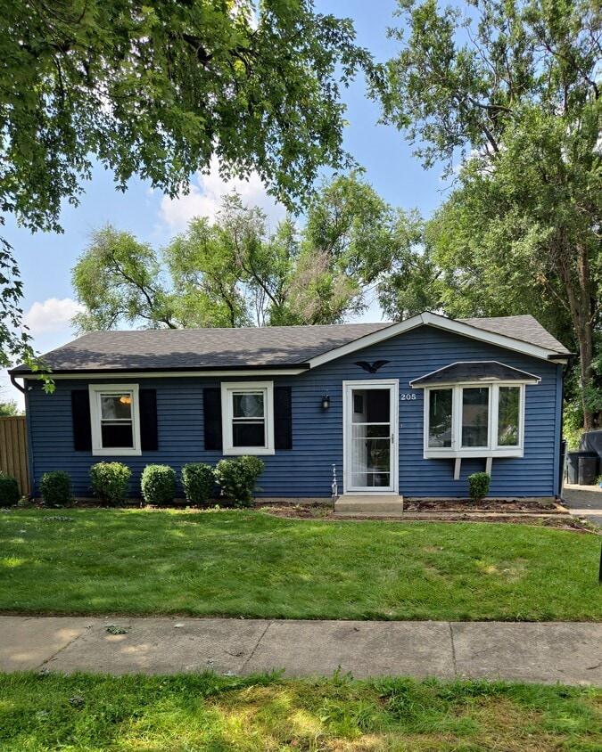 Foto principal - 205 Galewood Dr