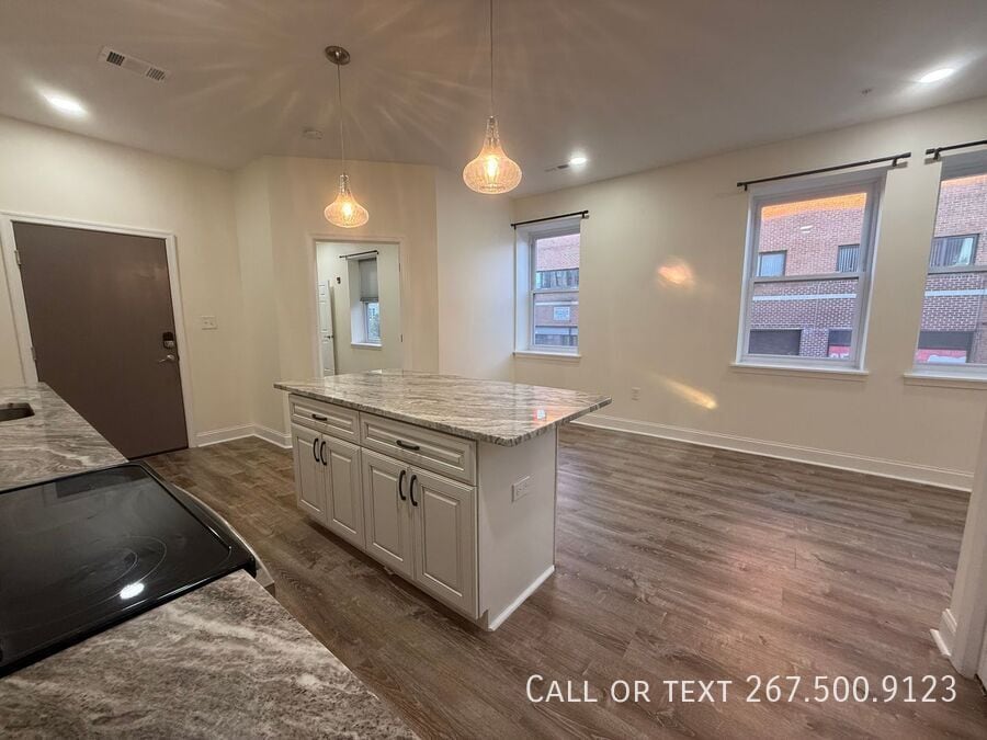 Primary Photo - 301 South St