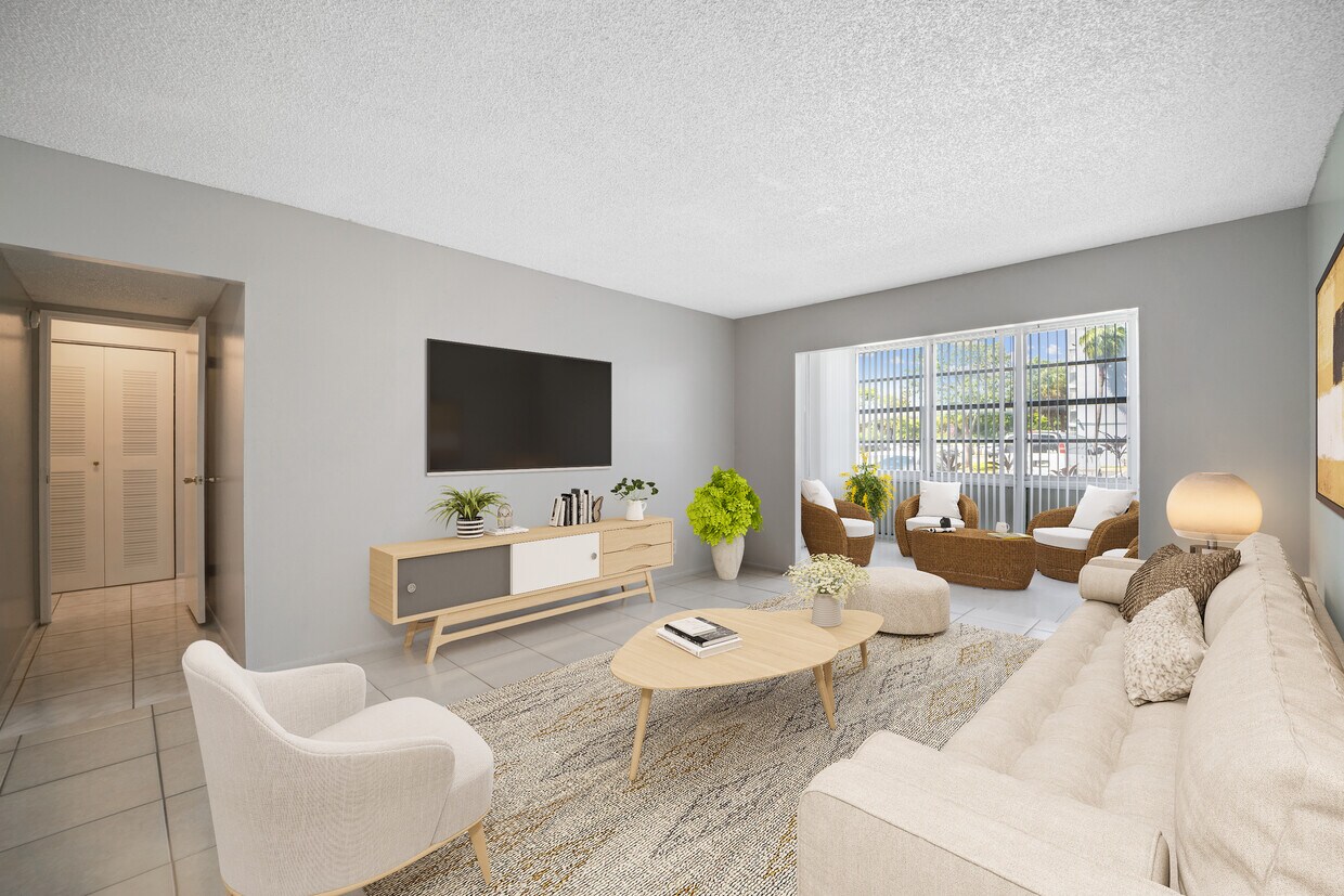 Landmark Towers Apartments in Plantation, FL