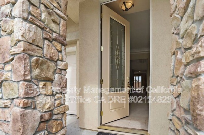 Building Photo - 4581 Bonraven Way