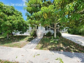 Building Photo - 1660 SW 65th Ave