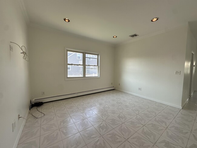 Building Photo - 443 Westminster Pl
