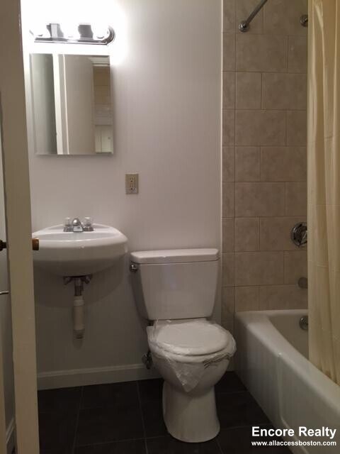 Foto del edificio - 272 Newbury St