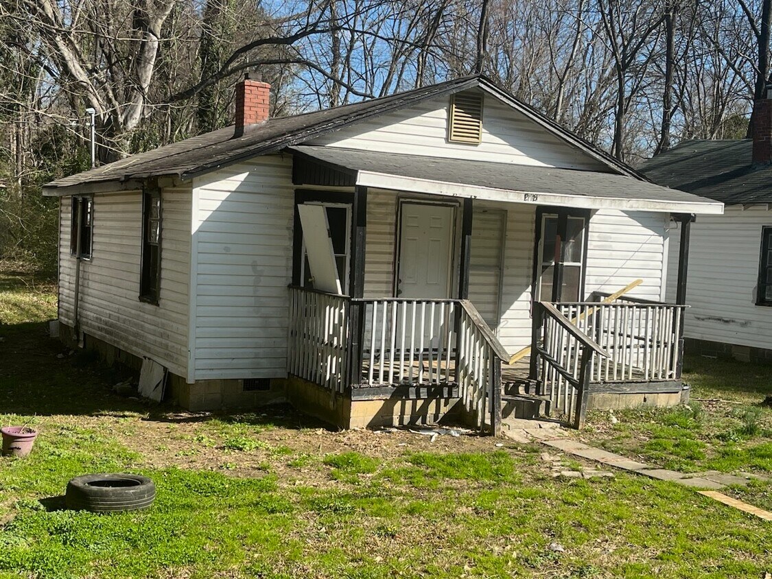 Primary Photo - 218 Clyburn St