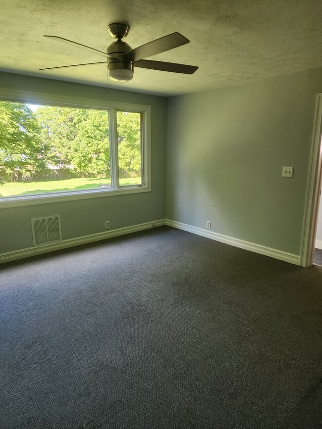Building Photo - 202 Sanborn Ave