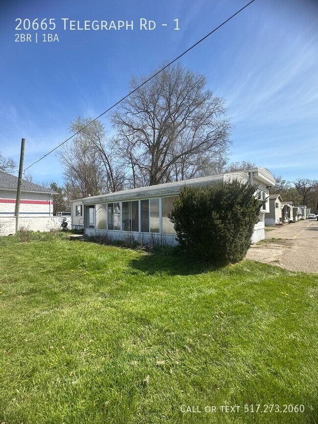 Building Photo - 2 BED 1 BATH HANDYMAN SPECIAL MOBILE HOME