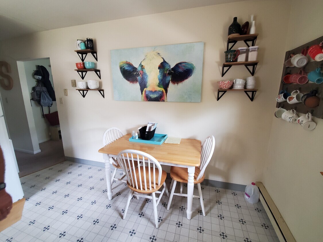 Foto principal - 420 E Walnut St