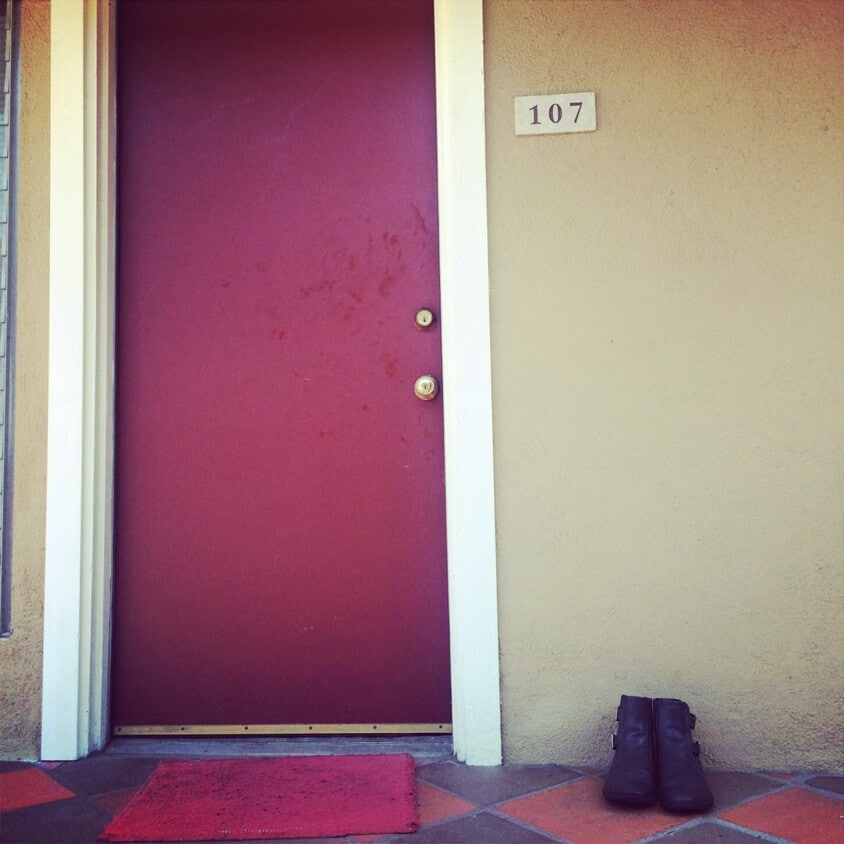 Tu puerta. Tu hogar. Tus botas. - 970 Palm Avenue