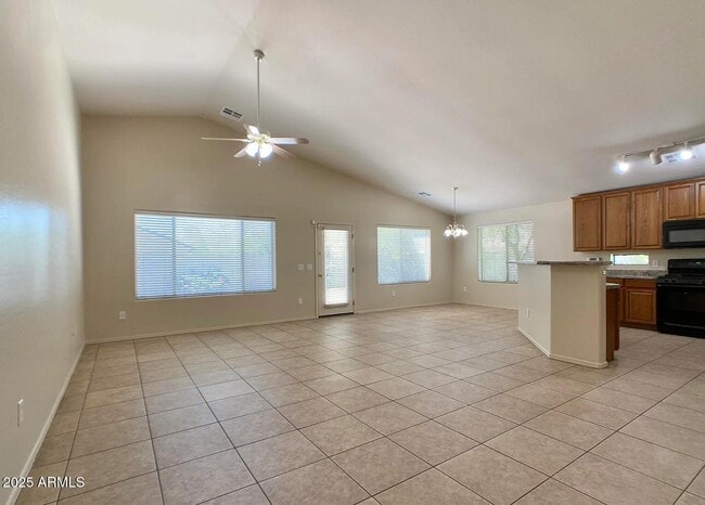 Building Photo - 11253 W Davis Ln