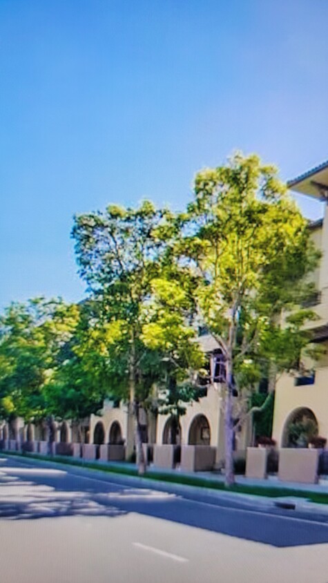 Foto principal - 8301 Rio San Diego Dr