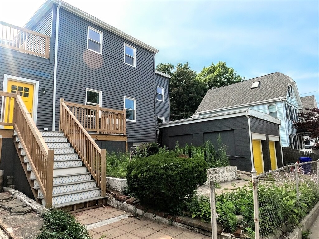 Primary Photo - 2 Sunnyside St
