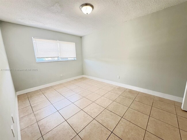 Building Photo - 5420 SW 38th St