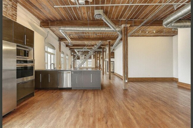 Building Photo - 161 Mangum St SW