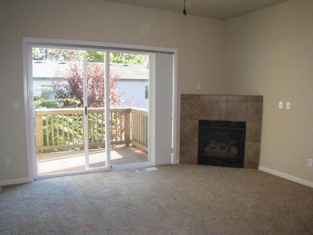 Building Photo - Well-Maintained Townhome in Desirable SW P...