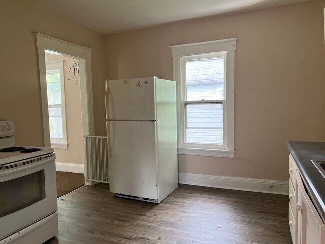 Foto del edificio - 64-66-66 Lincoln Ave