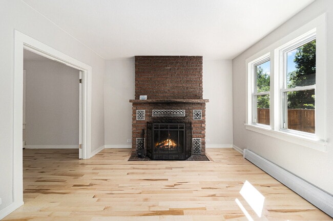 Building Photo - "Charming 3-Bed Oasis with Gleaming Hardwood Floors in the Heart of Boulder!"