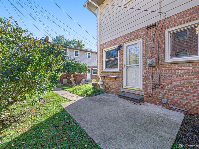 Photo - 421 S 7th St Townhome