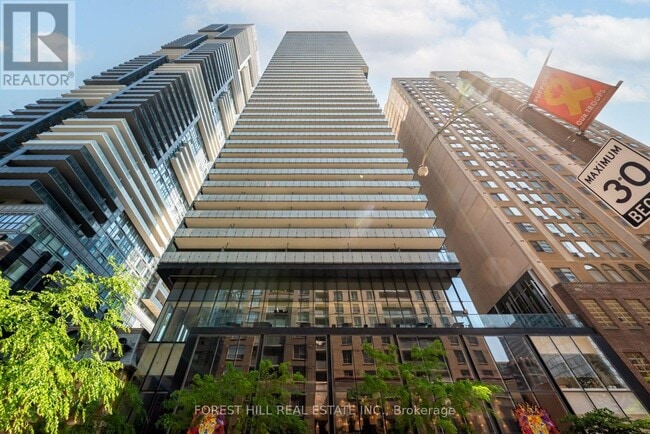 Building Photo - 15 Grenville St