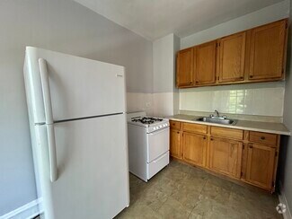 Building Photo - 6948 N Ashland Ave