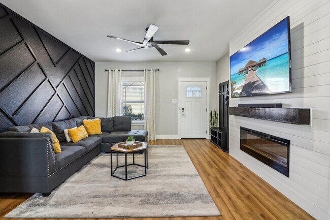 Foto del edificio - 6165 River Pointe Dr