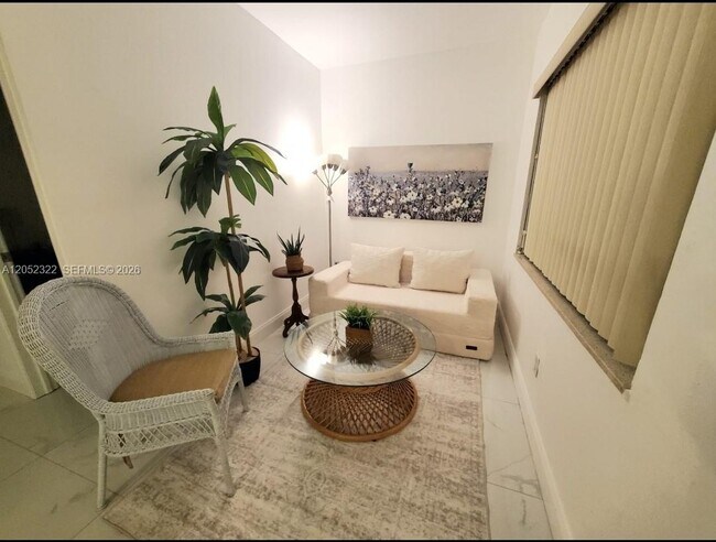 Foto del edificio - 1435 NE 179th St