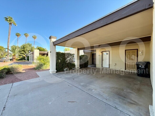 Building Photo - 1951 E Del Sur Dr