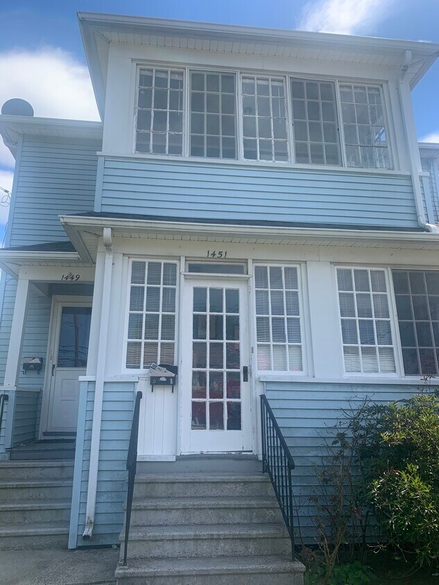 1449 Boulevard Unit second floor, West Hartford, CT 06119 Apartments