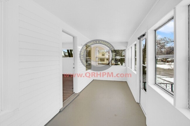 Building Photo - Available Now!! 4 bedroom, 2 Bath with a 2...