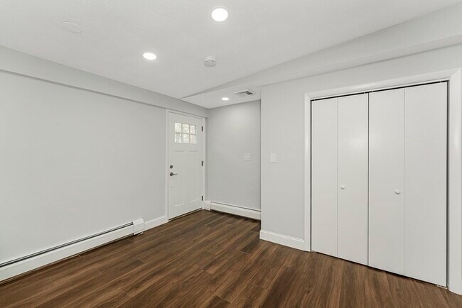 Foto del edificio - 57 Sloane Dr