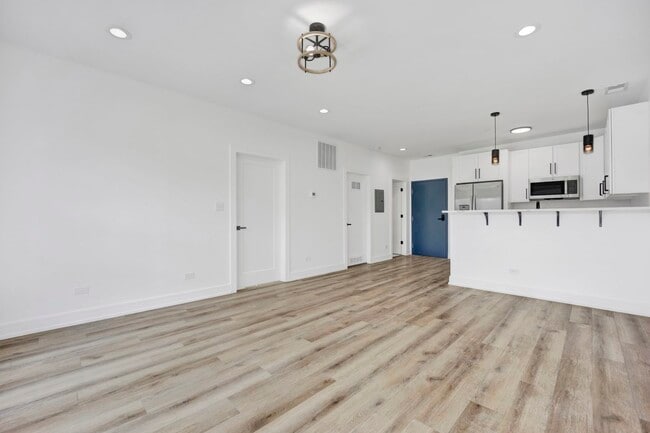 Foto del edificio - 4350 W Lawrence Ave