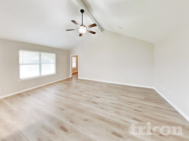 Foto del edificio - 308 Crooked Pine Court