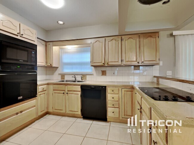 Building Photo - 15375 Hopedale Ln
