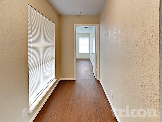 Foto del edificio - 4911 Buckwheat St