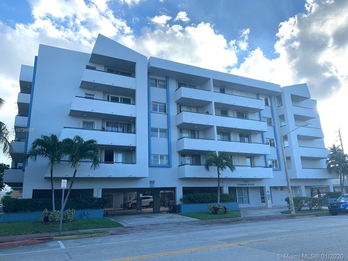 Primary Photo - 7440 Harding Ave