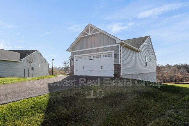 Building Photo - 329 Bookers Ct