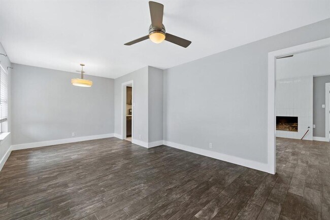 Foto del edificio - 3910 Hillside Dr